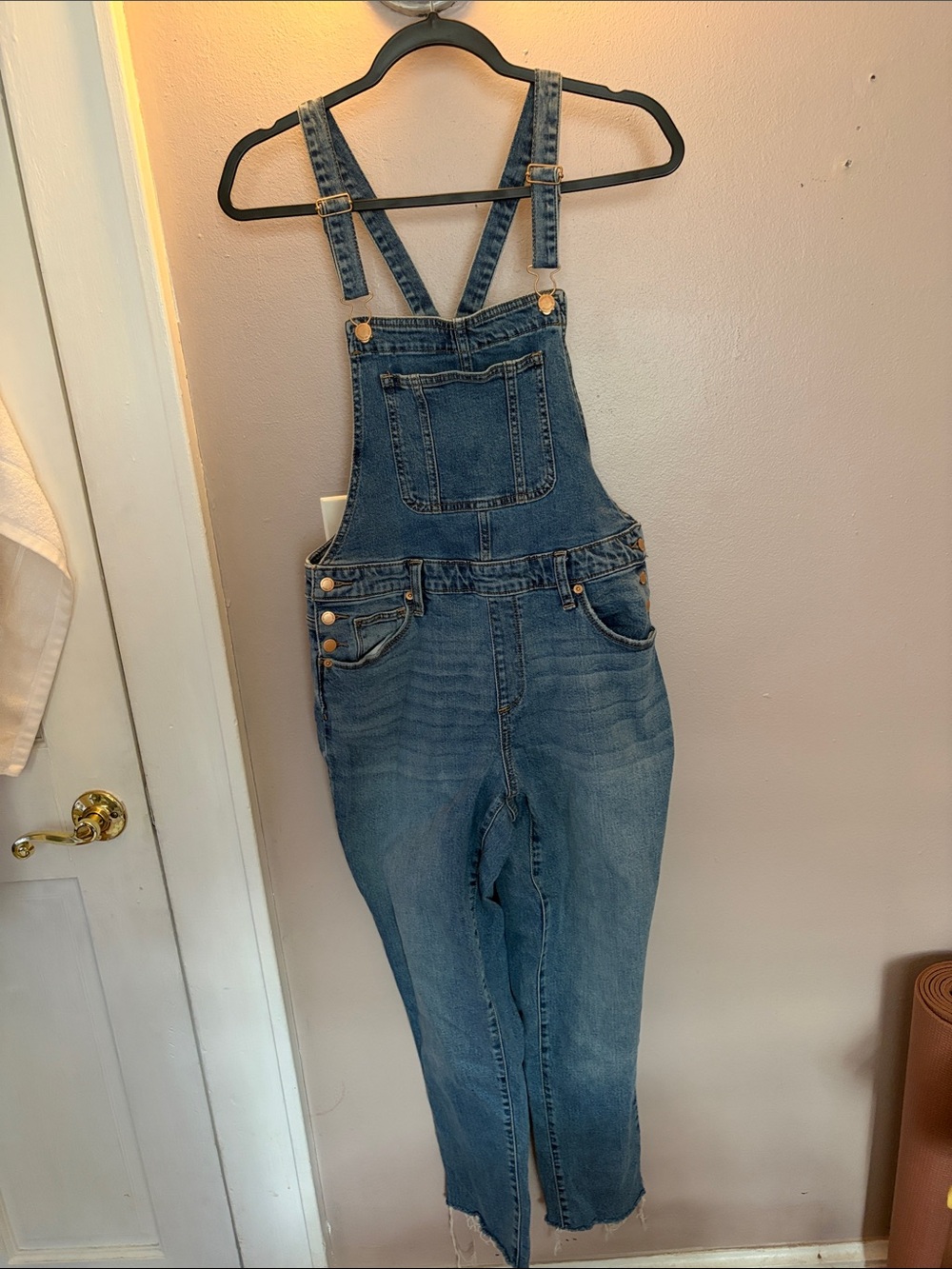 Universal Thread Women's Medium Blue Denim Overalls